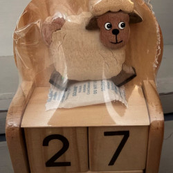 Wooden sheep block calendar 